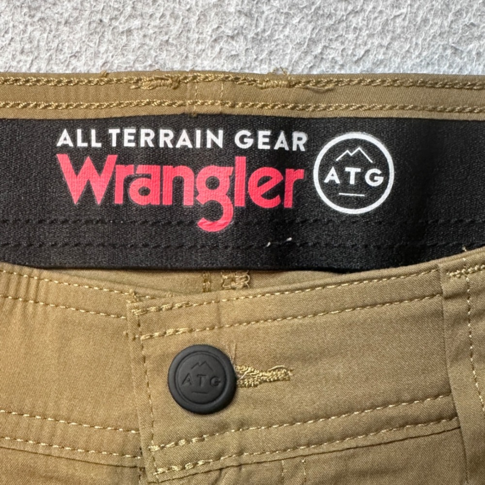 Wrangler ATG Cargo Pants Mens 32x32 Brown All Terrain Gear Straight Stretch - Picture 3 of 10